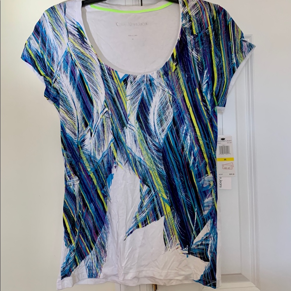 NWT Calvin Klein T-shirt - Size M